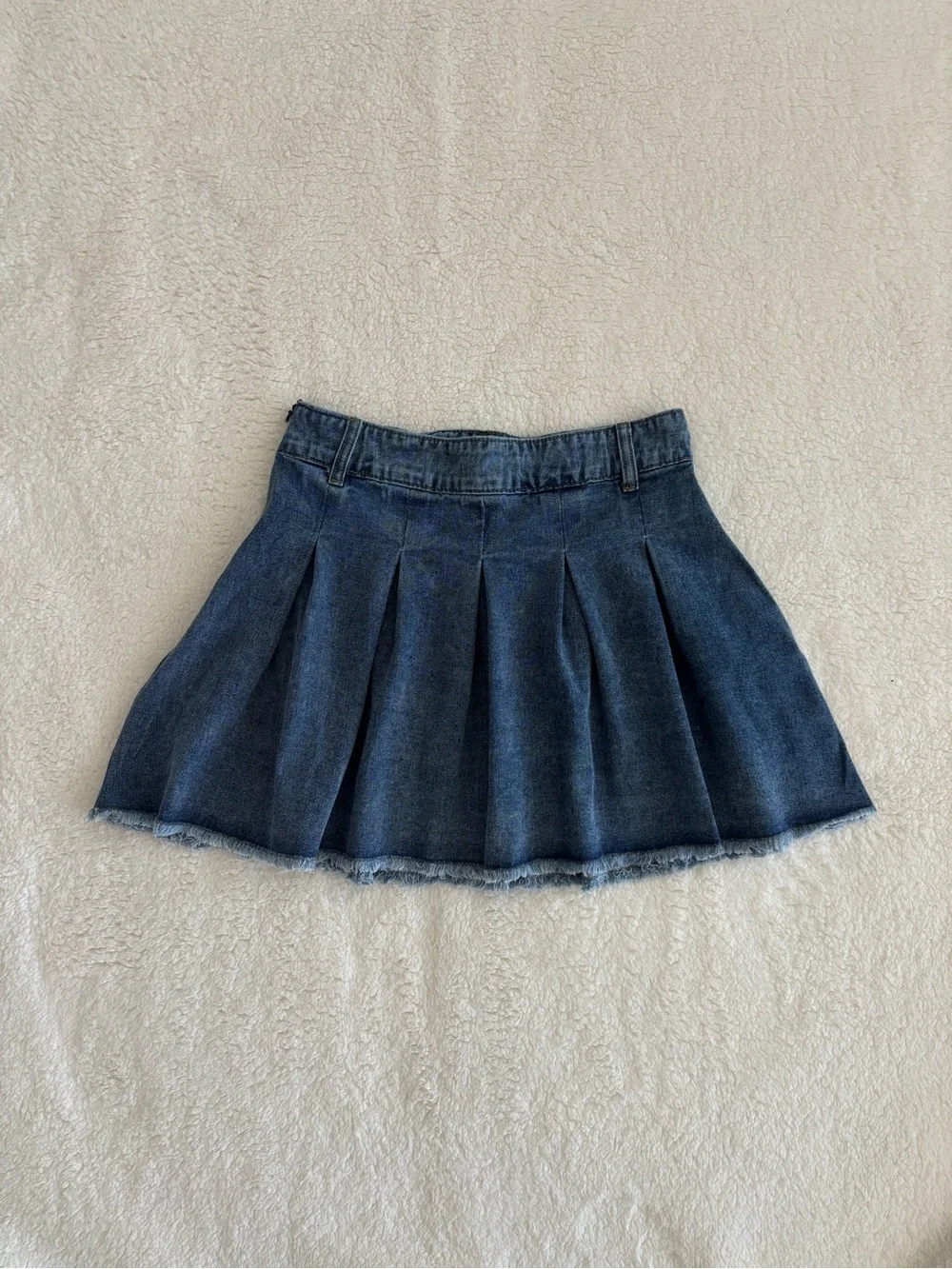Cider Denim Pleated Mini Skirt Blue Wash, Distressed Raw Hem, Side Zip, Size M